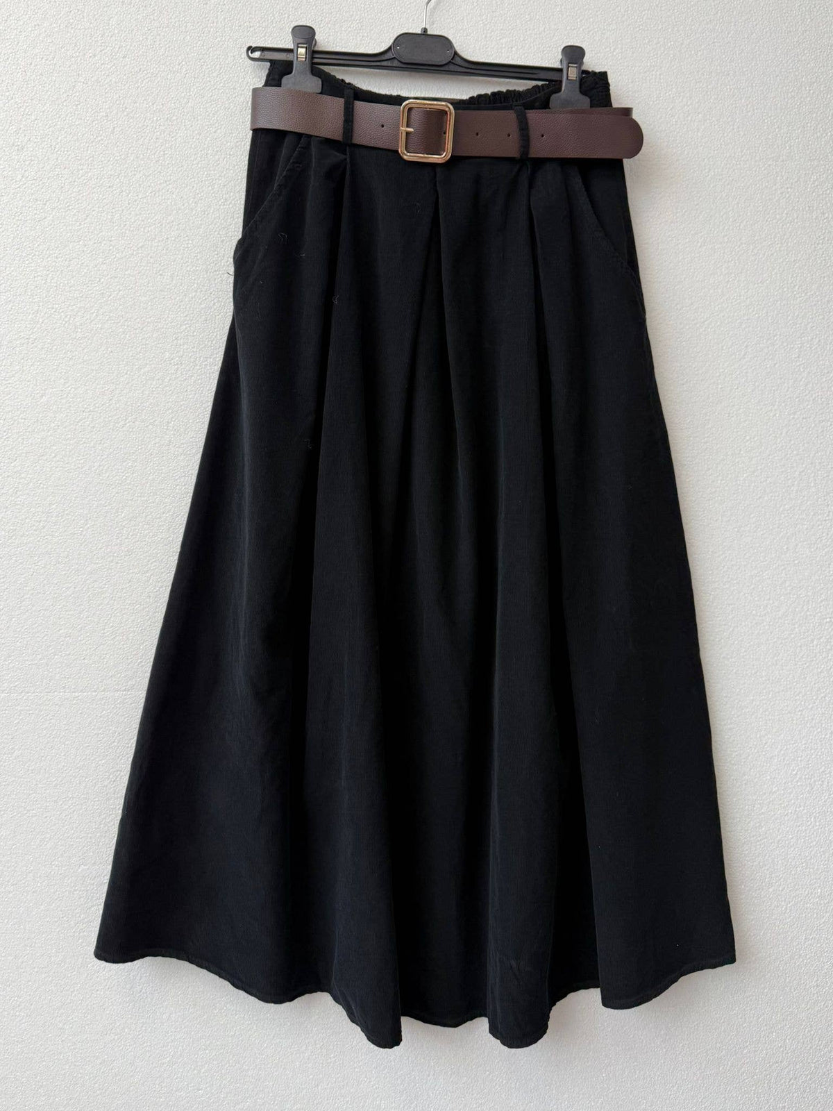 Needle Cord Velvet Skirt