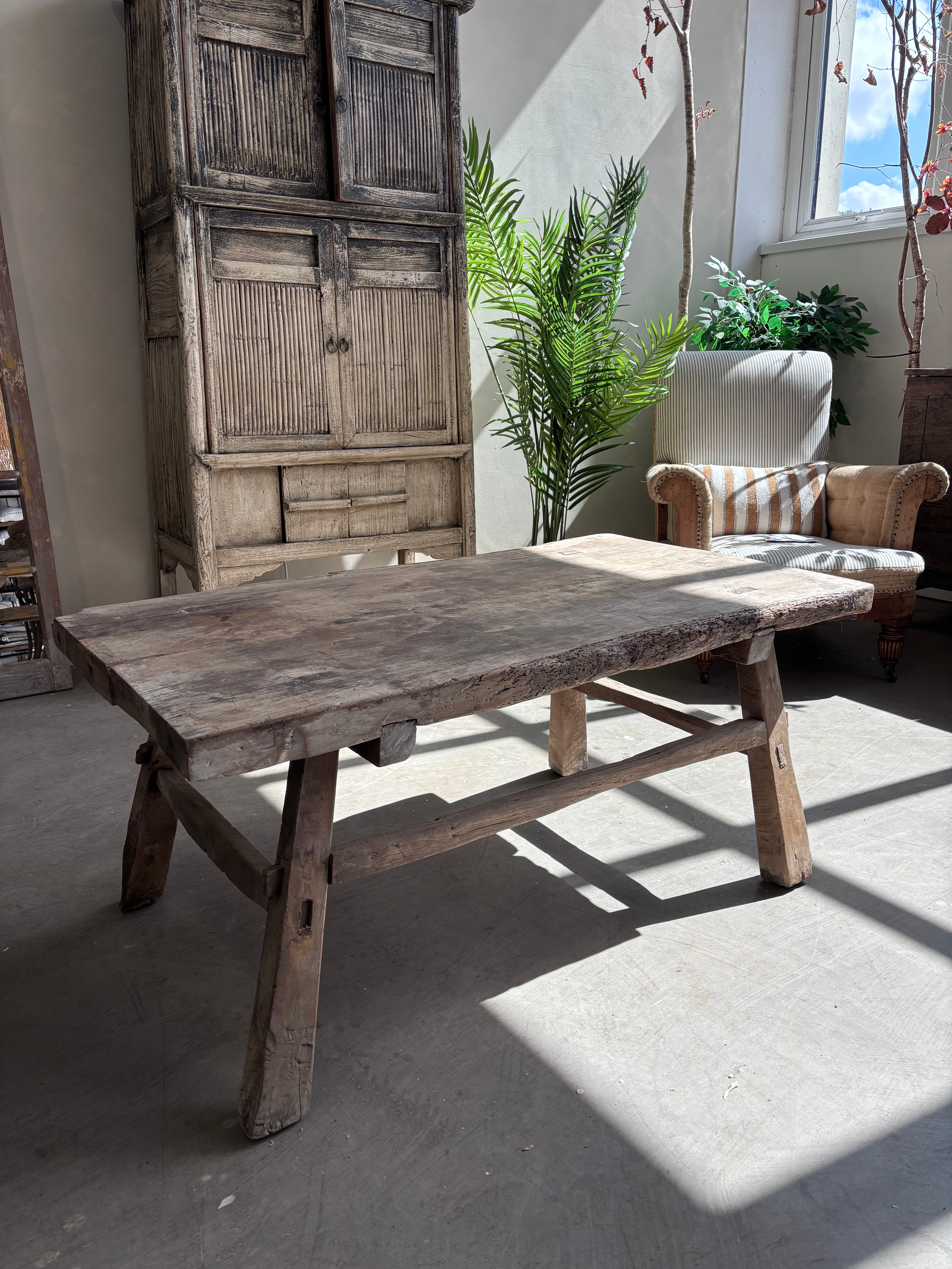 Vintage Elm Coffee Table (Large) .