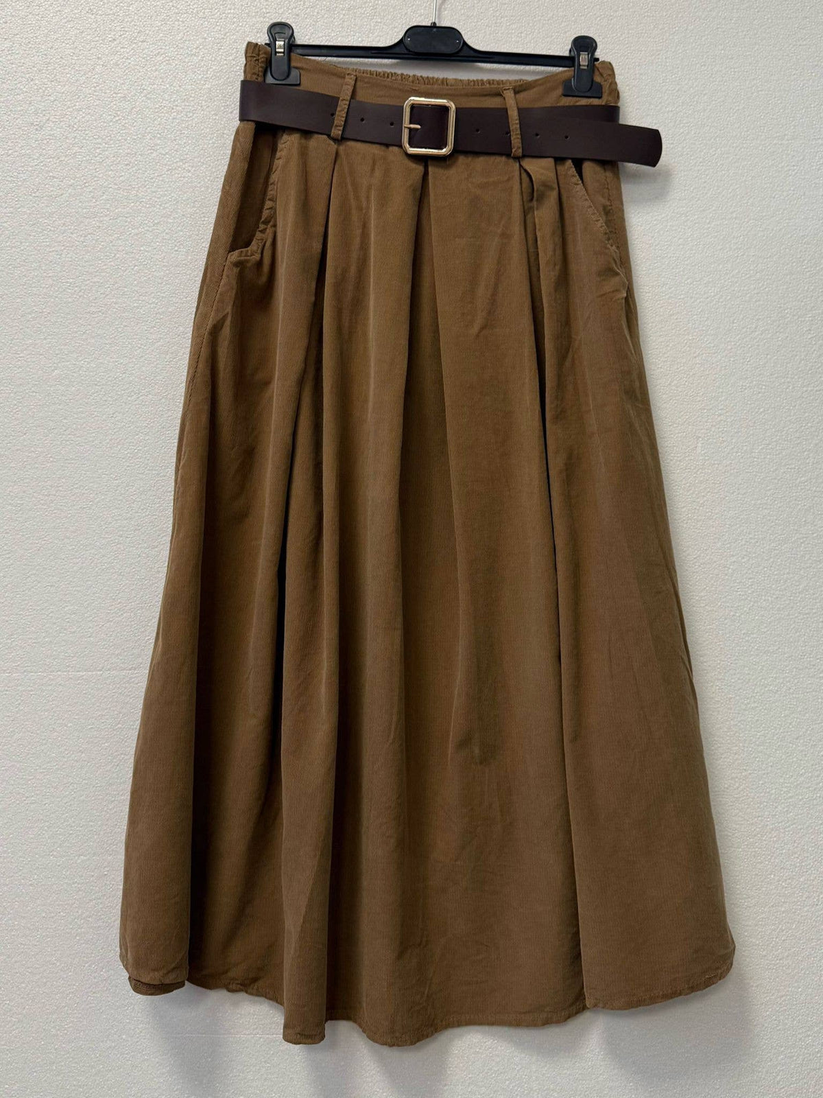 Needle Cord Velvet Skirt