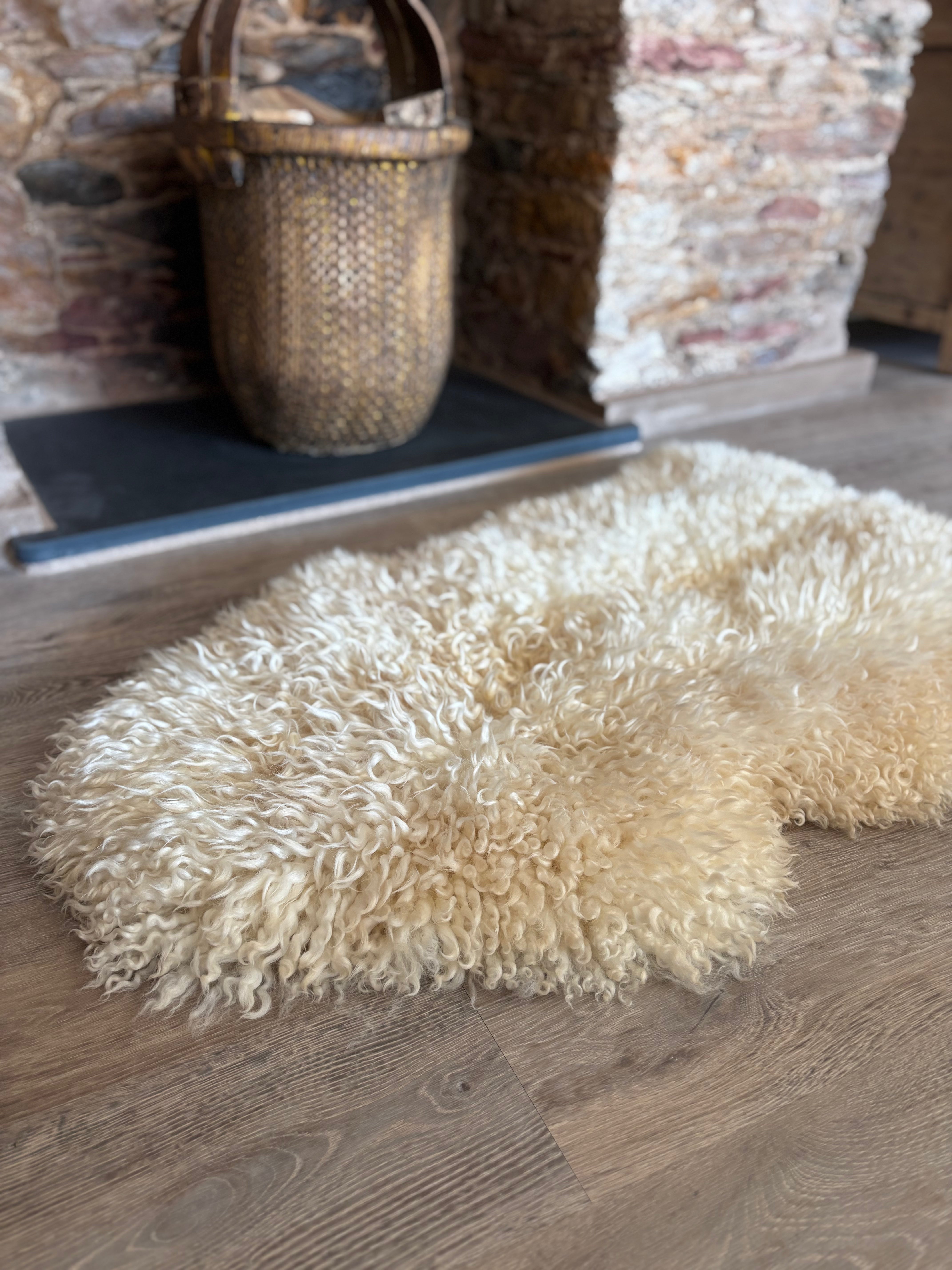 Dartmoor White Faced Sheepskin