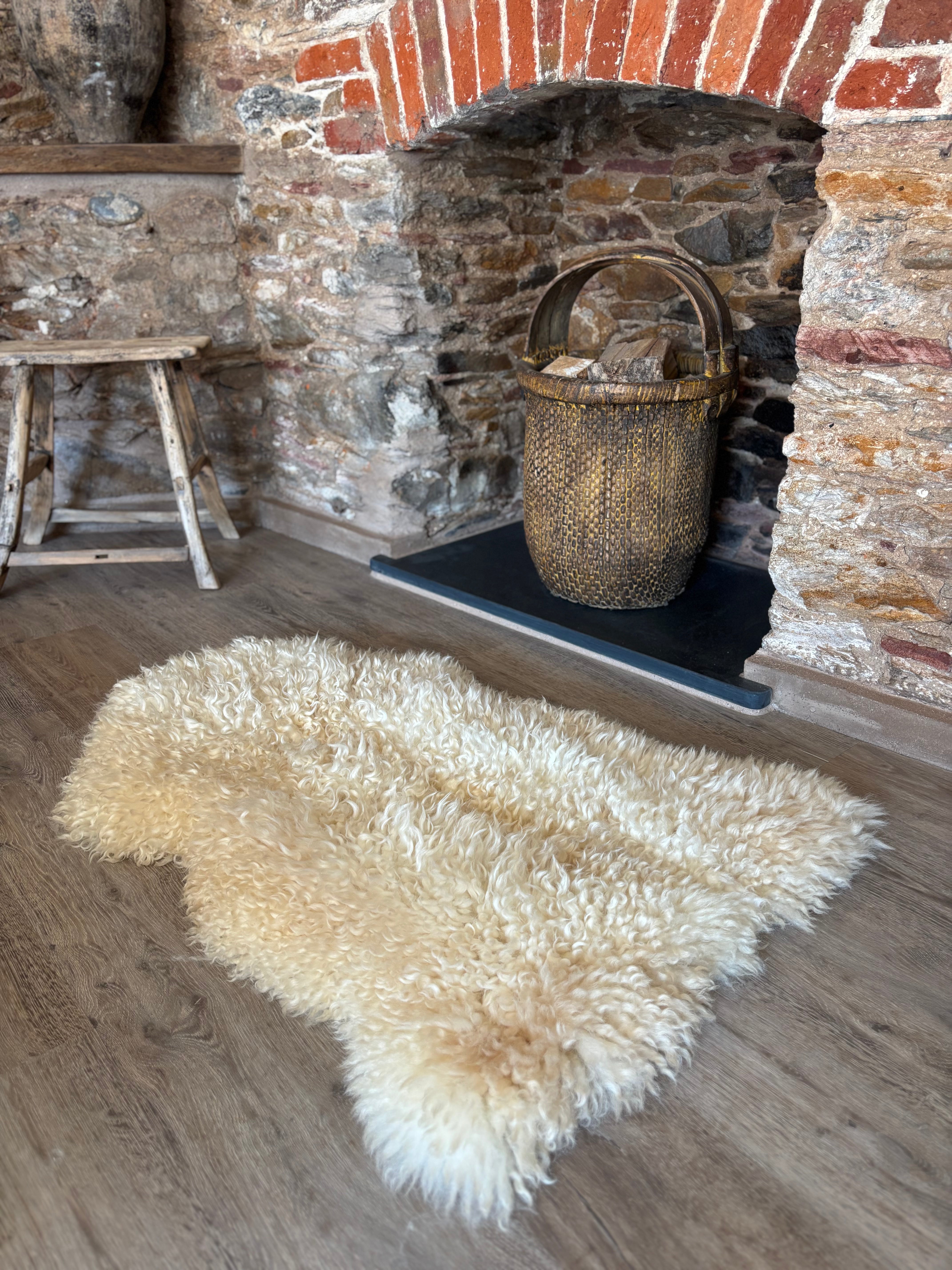 Dartmoor White Faced Sheepskin
