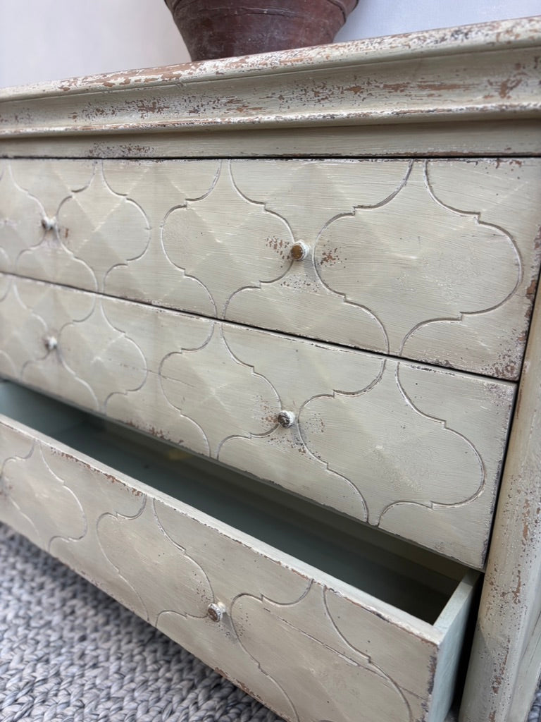 Avignon Chest of Drawers