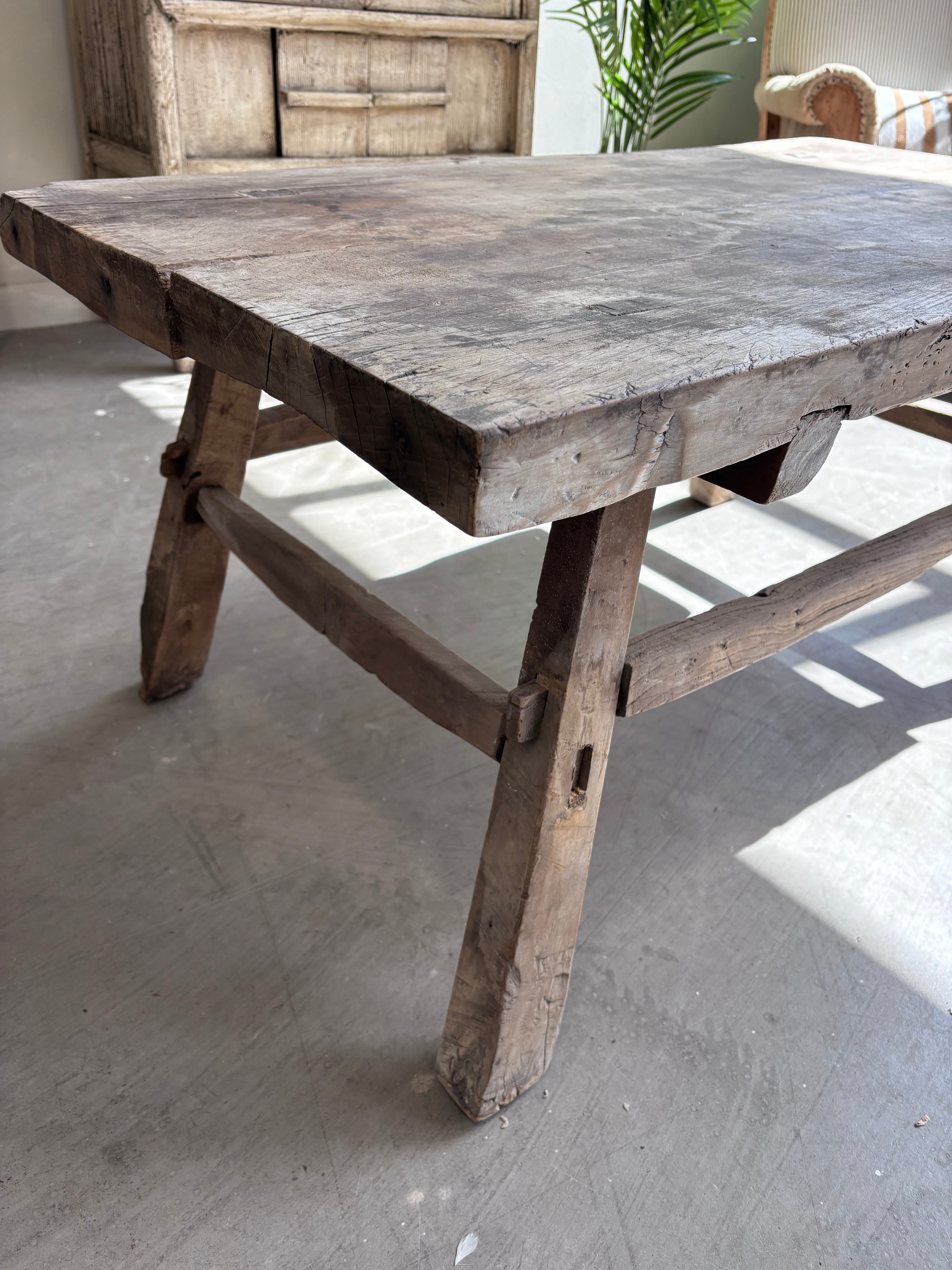Vintage Elm Coffee Table (Large) .