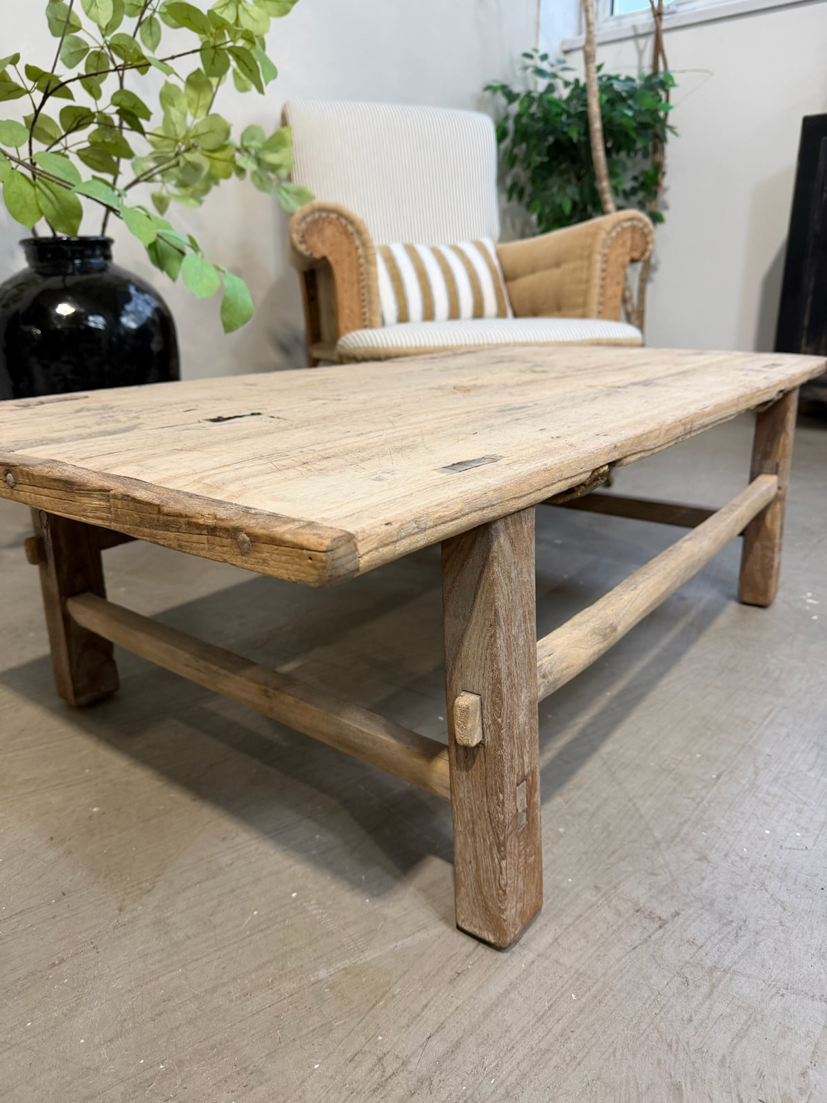 Vintage Elm Coffee Table (Medium)