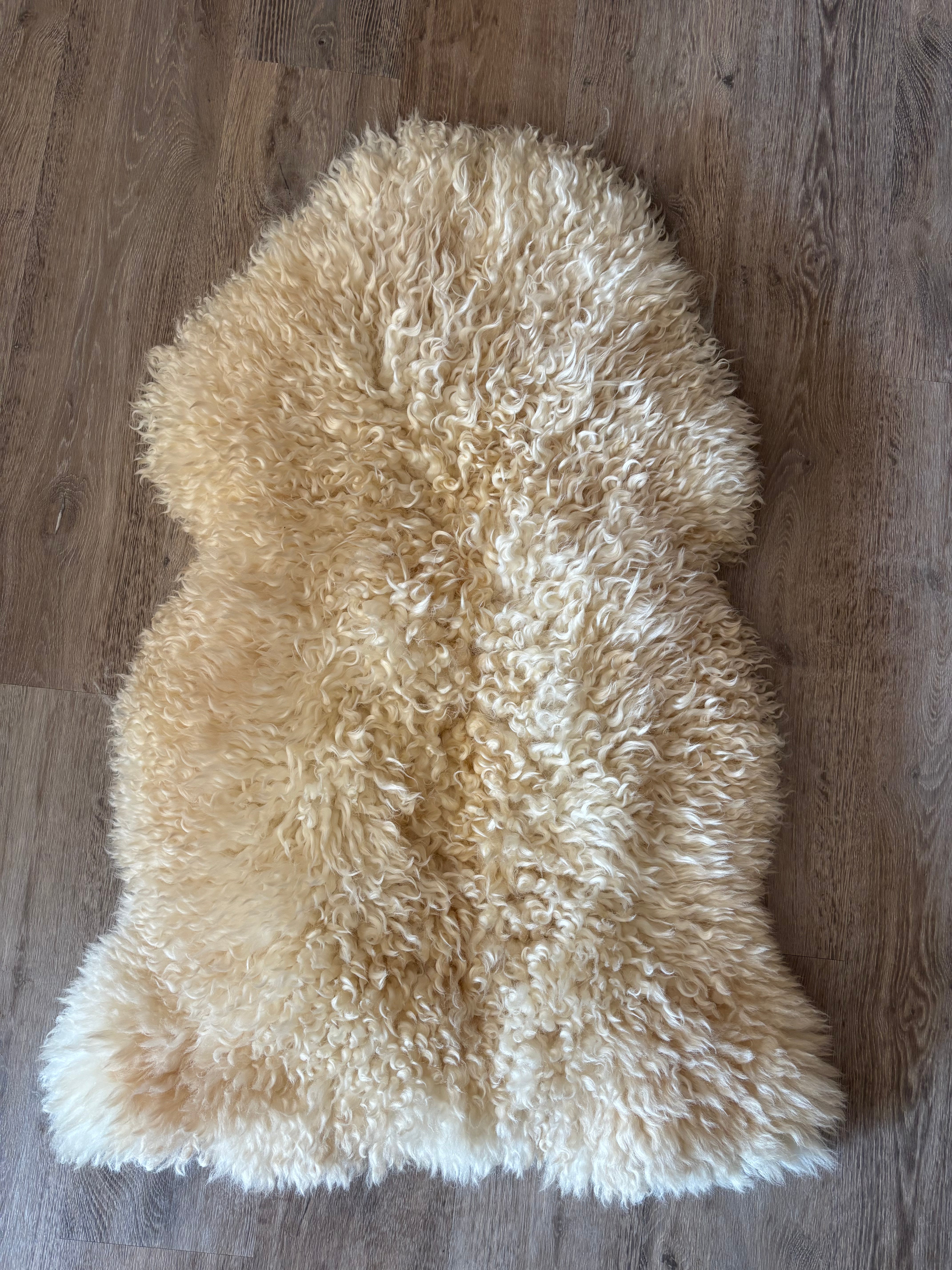 Dartmoor White Faced Sheepskin