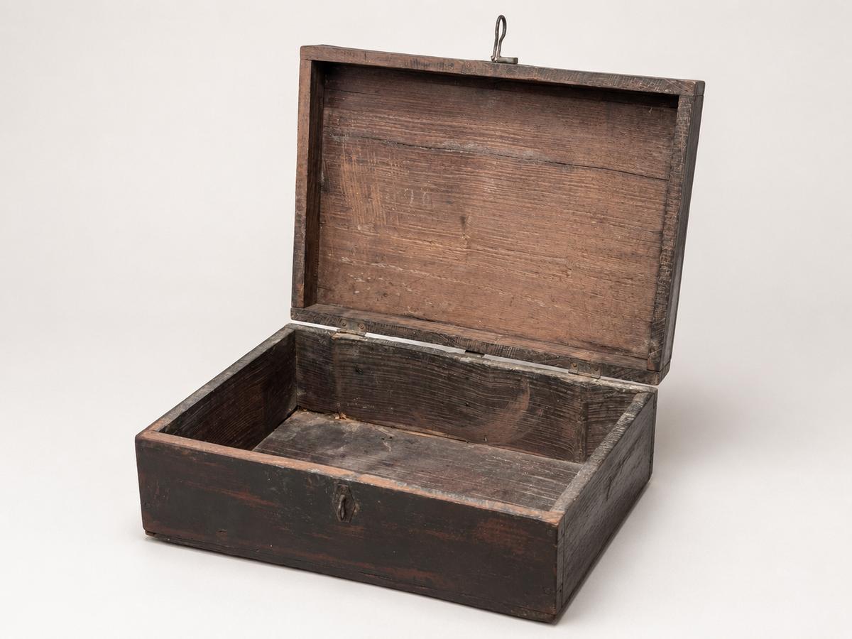 Vintage Wood Box.