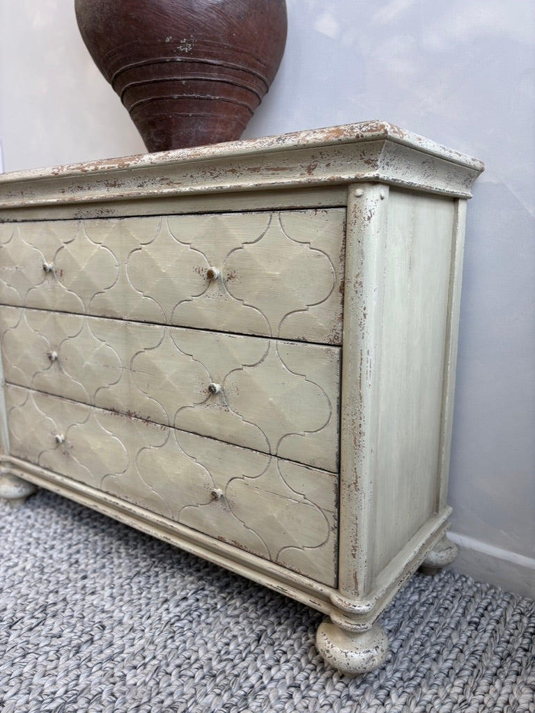 Avignon Chest of Drawers