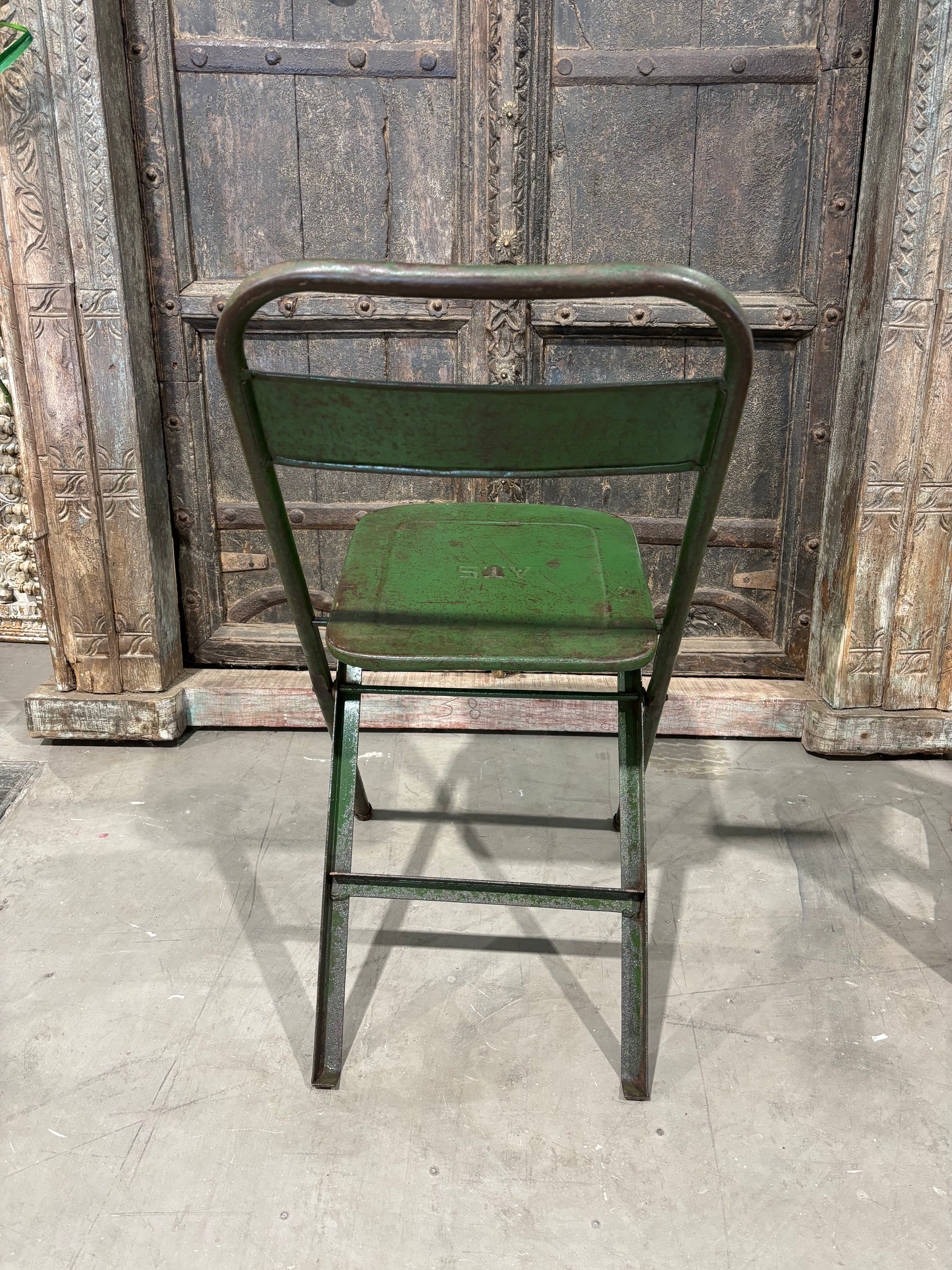 Vintage metal folding chairs sale