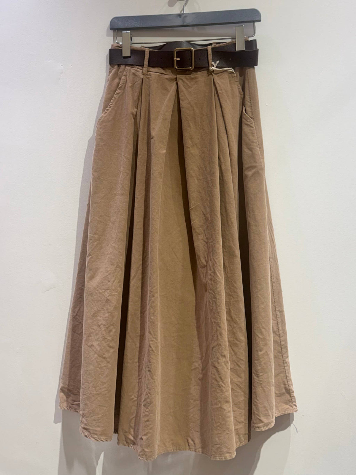 Needle Cord Velvet Skirt
