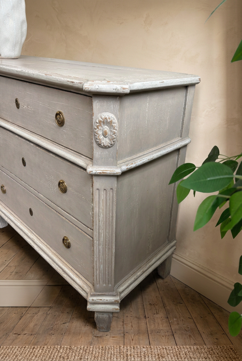 Provence chest side detail